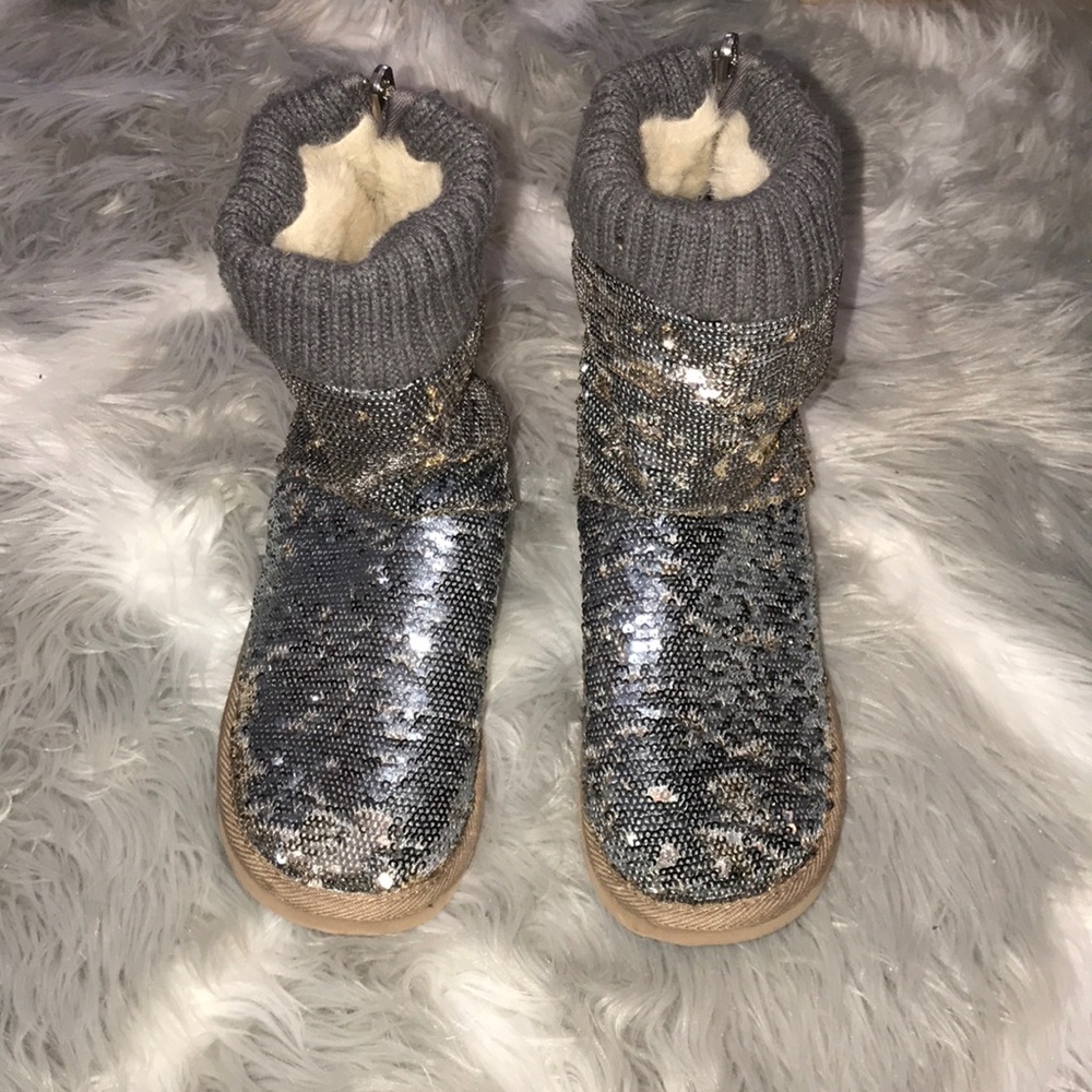Victoria Secret fur boots size 7-8